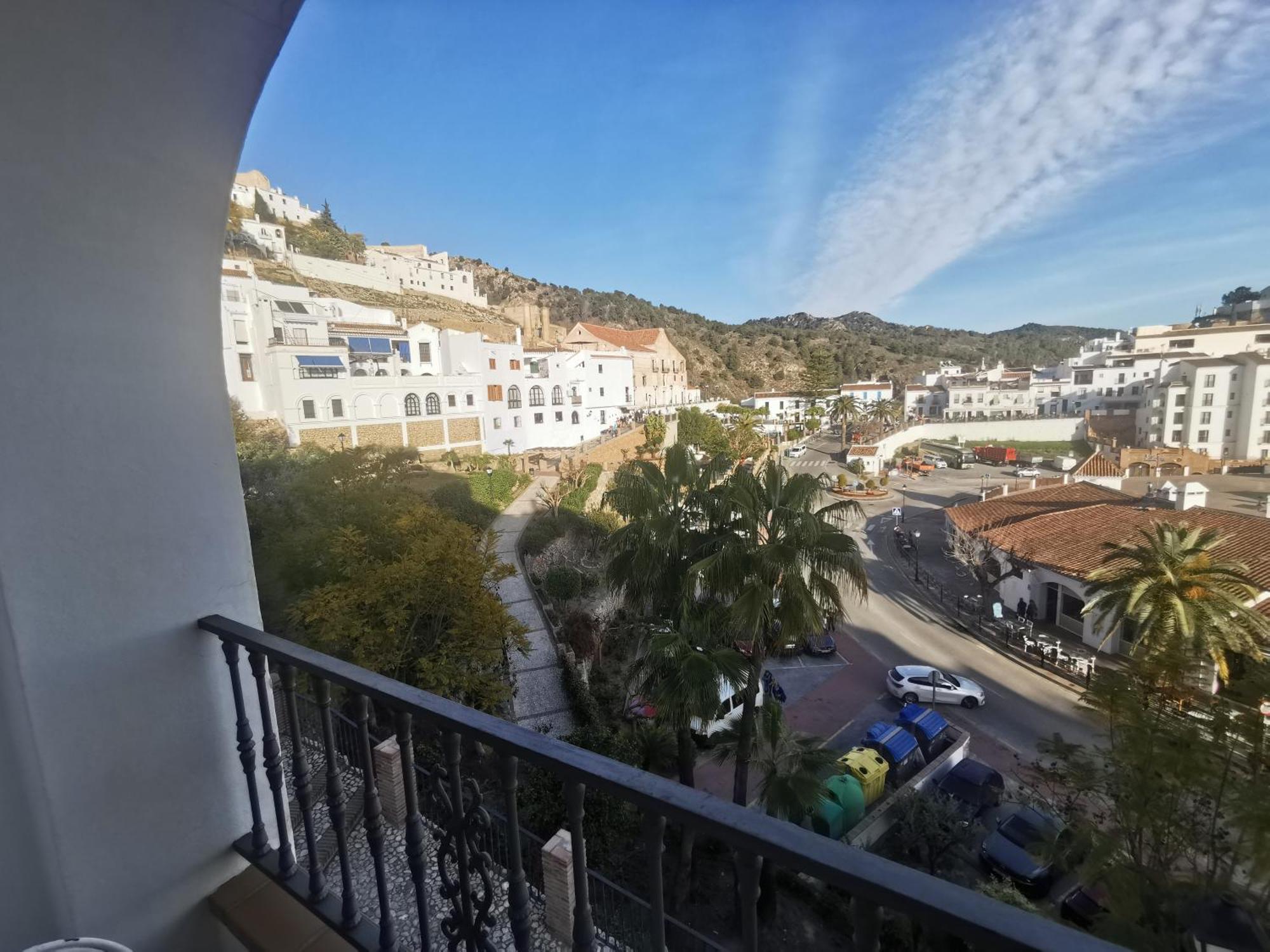 Apartamento Maria Platero Centrico Y Con Las Mejores Vistas Del Casco Antiguo La Montana Y El Mar Mediterraneo Frigiliana Exterior foto
